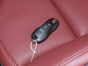 2023款Macan GTS 2.9T 车钥匙