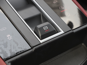 2023款Macan S 2.9T 驻车制动器
