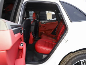 2023款Macan T 2.0T 后排空间