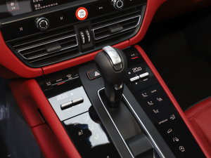 2023款Macan T 2.0T 换挡杆