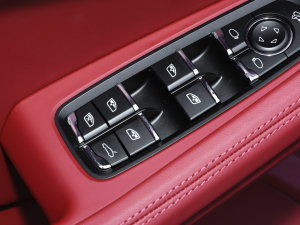 2023Macan T 2.0T п؅^