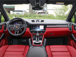 2023款Cayenne 3.0T 铂金版 内饰全景