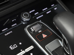 2023Cayenne E-Hybrid 2.0T K {(dio)(ji)