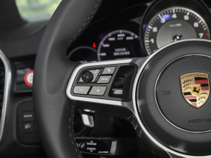 2023Cayenne E-Hybrid 2.0T K п؅^(q)