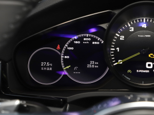 2023Cayenne E-Hybrid 2.0T K п؅^(q)