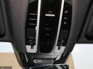 2023Cayenne E-Hybrid 2.0T п؅^