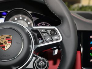 2023Cayenne E-Hybrid 2.0T п؅^(q)