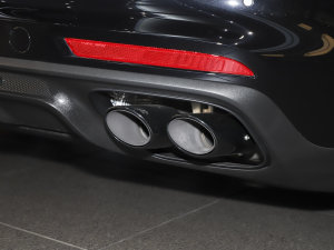 2023款Panamera 4S 2.9T 排气管