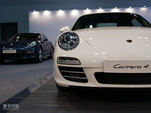 2010Carrera 4 ^