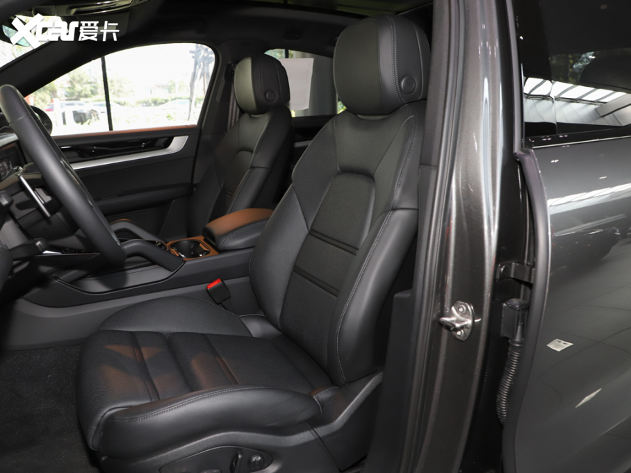 2025 Cayenne Coup 3.0T