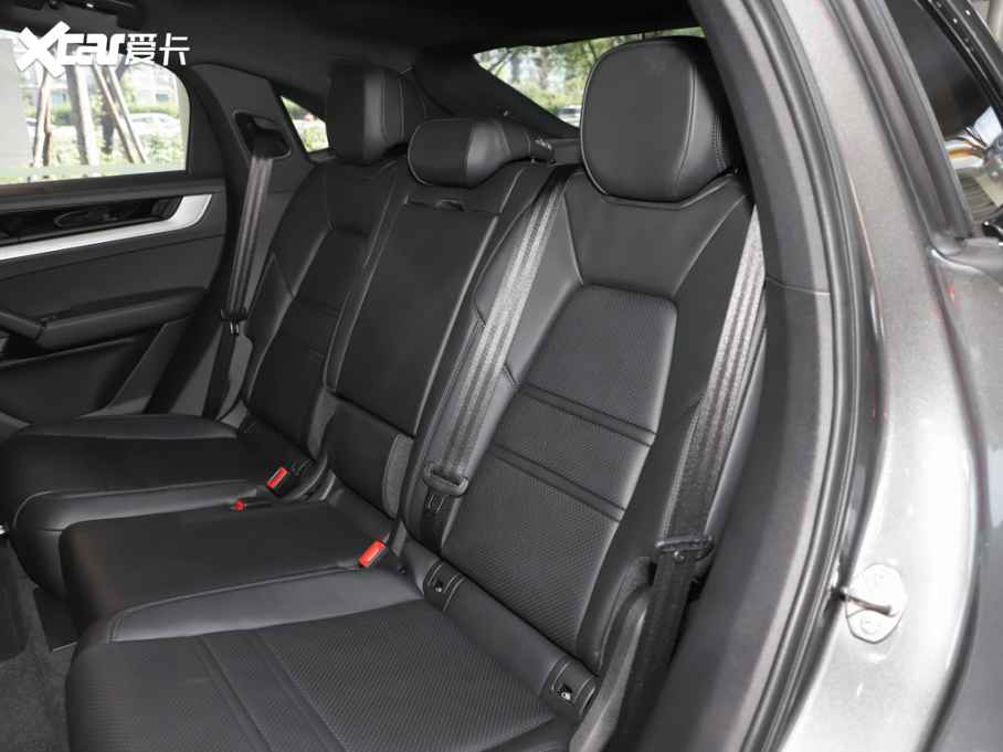 2025 Cayenne Coup 3.0T