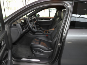 2025Cayenne Coup 3.0T g