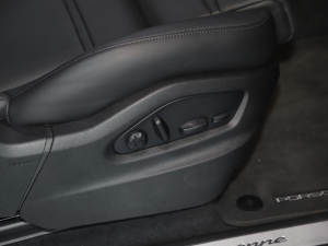 2025Cayenne Coup 3.0T g