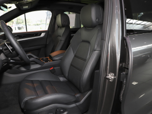 2025Cayenne Coup 3.0T g