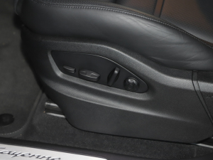 2025Cayenne Coup 3.0T g