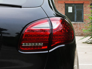 2011款S 4.8 尾灯