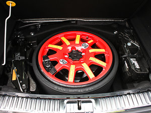 2011款S 4.8 备胎