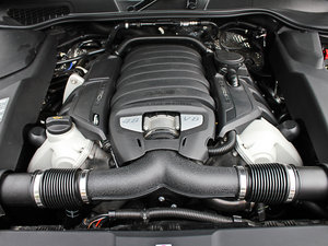 2011款S 4.8 发动机