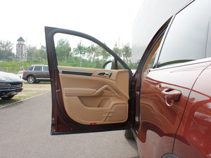 2011S E-Hybrid {λ܇T