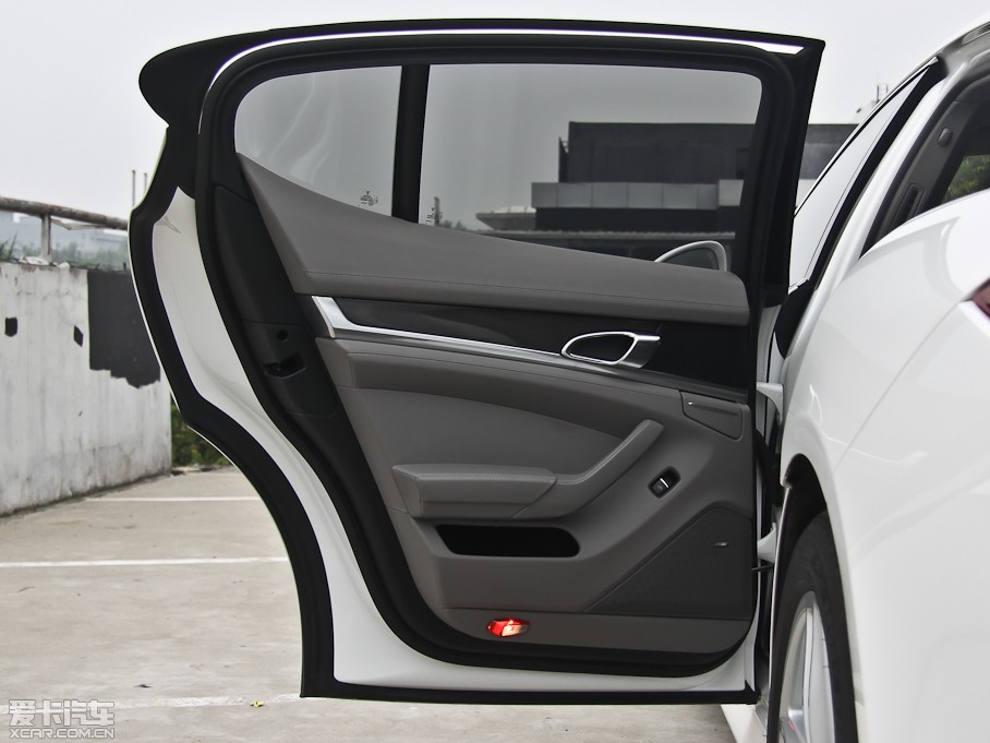 2012Panamera S Hybrid