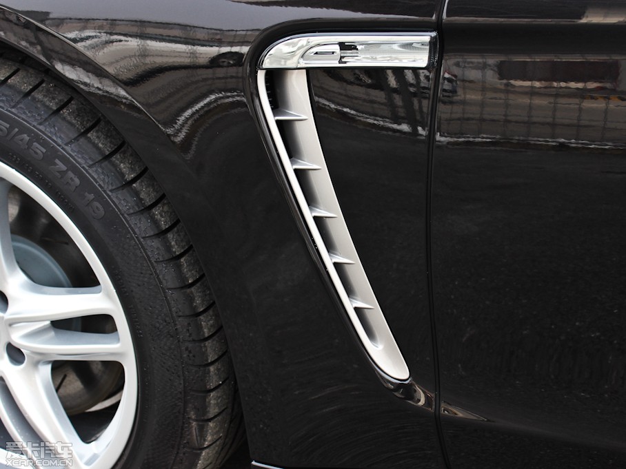 2013Panamera 4 Platinum Edition