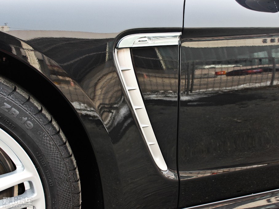 2013Panamera 4 Platinum Edition