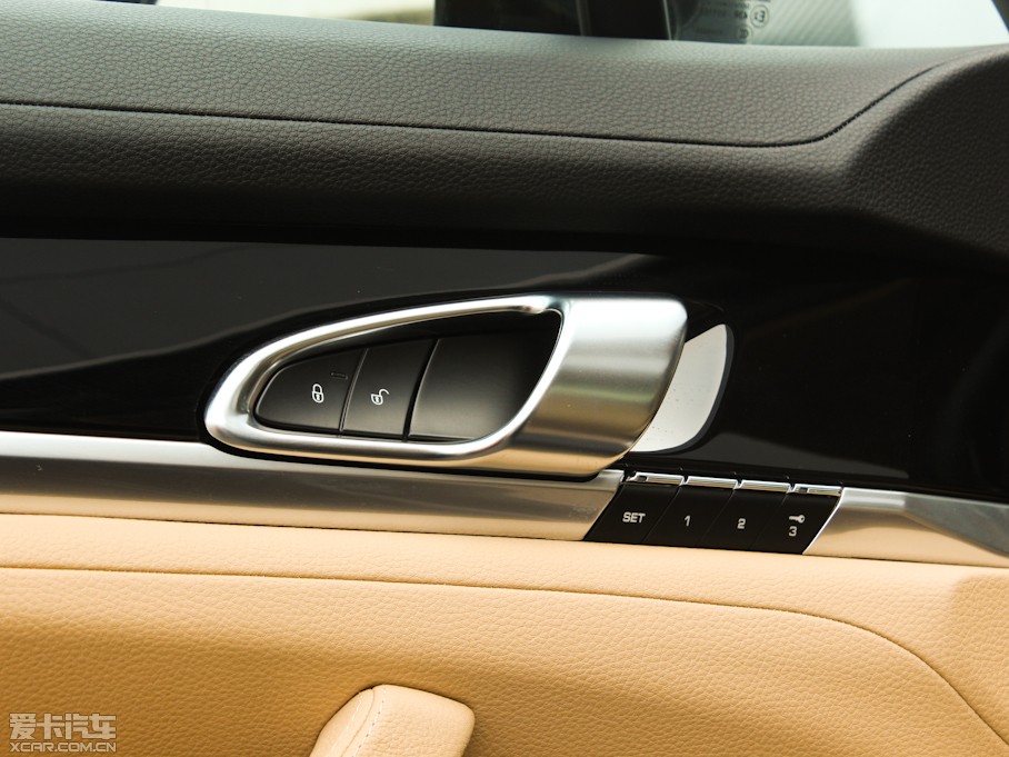 2013Panamera 4 Platinum Edition