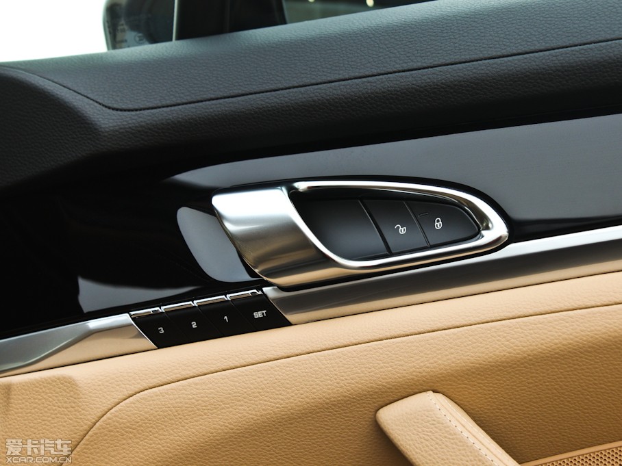 2013Panamera 4 Platinum Edition