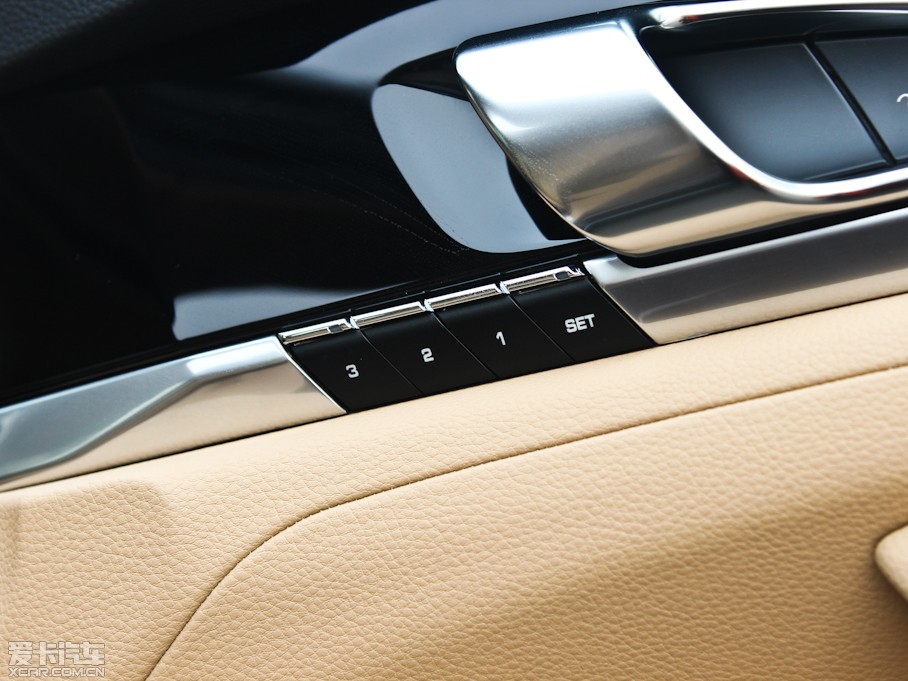 2013Panamera 4 Platinum Edition