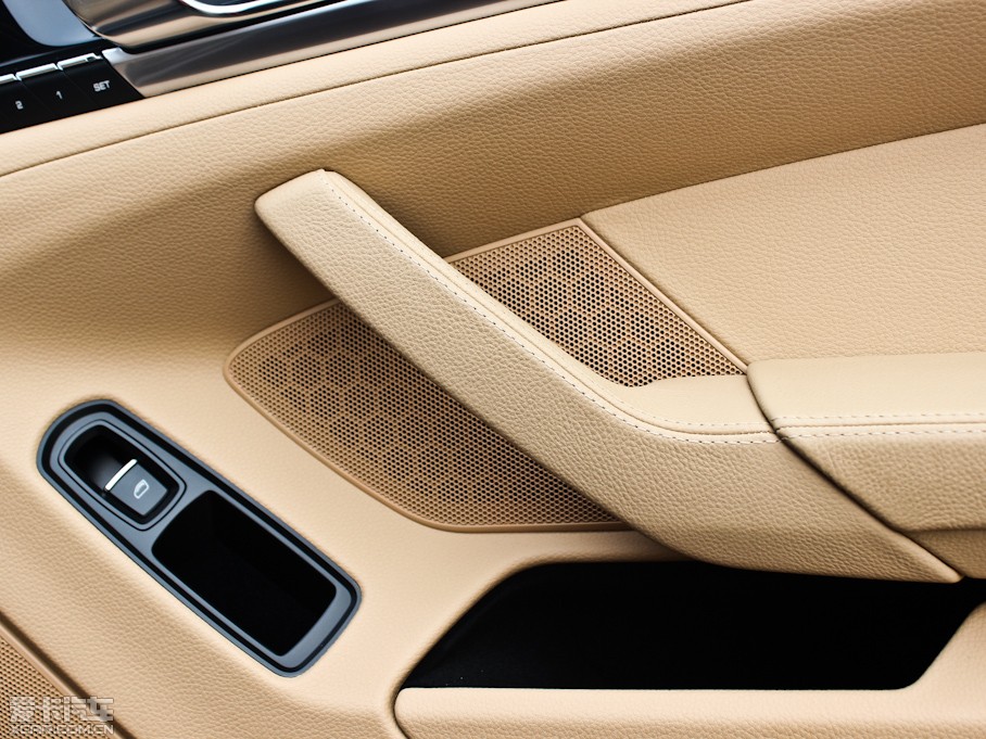 2013Panamera 4 Platinum Edition