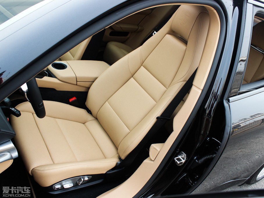 2013Panamera 4 Platinum Edition