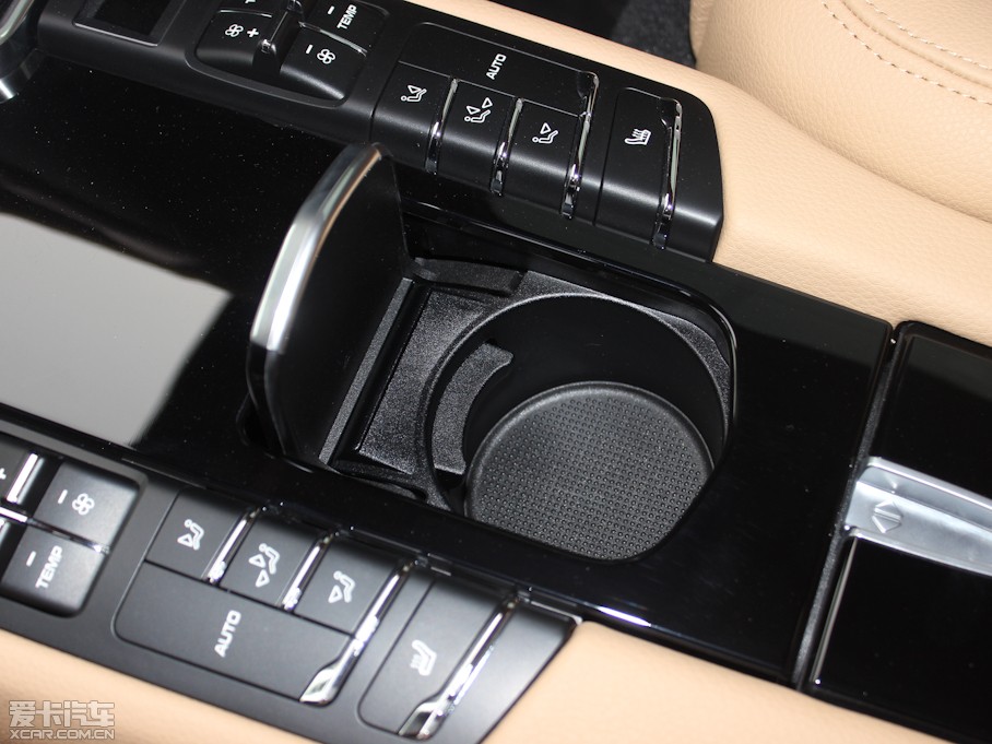 2013Panamera 4 Platinum Edition