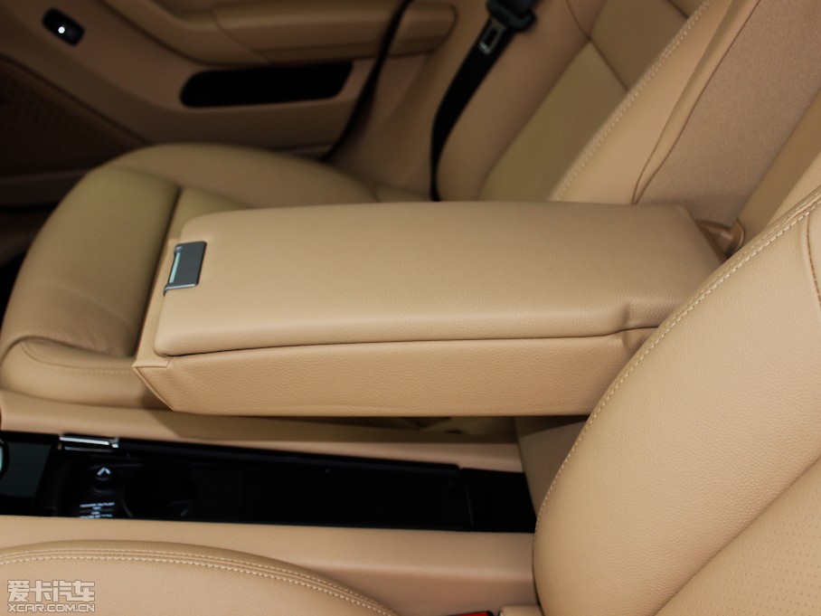 2013Panamera 4 Platinum Edition