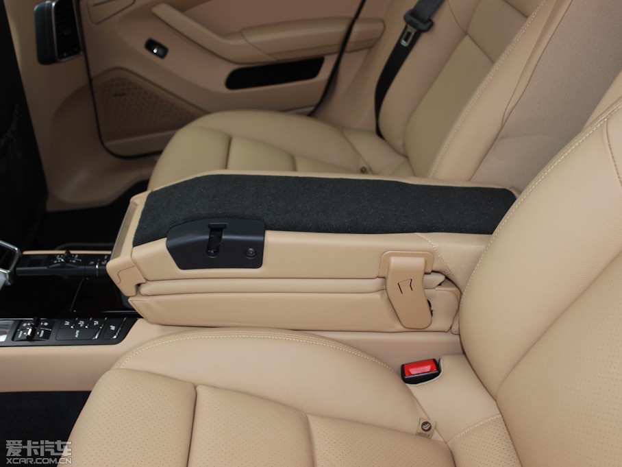 2013Panamera 4 Platinum Edition