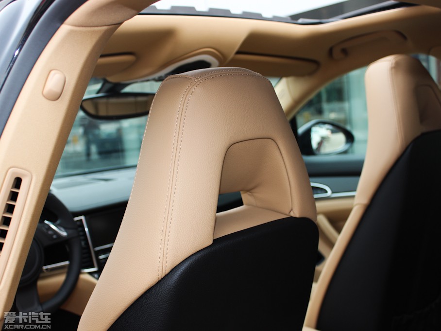 2013Panamera 4 Platinum Edition