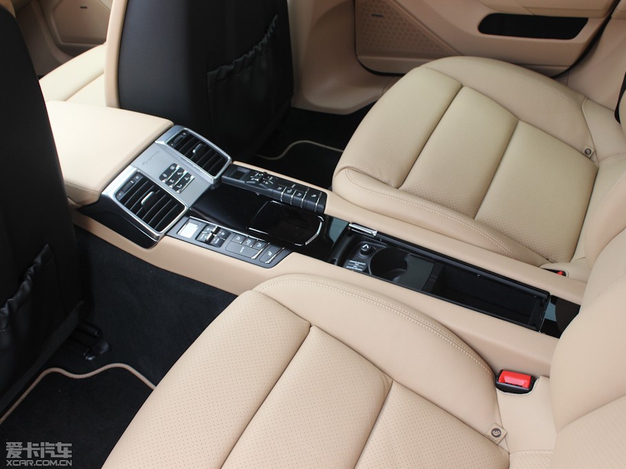 2013Panamera 4 Platinum Edition