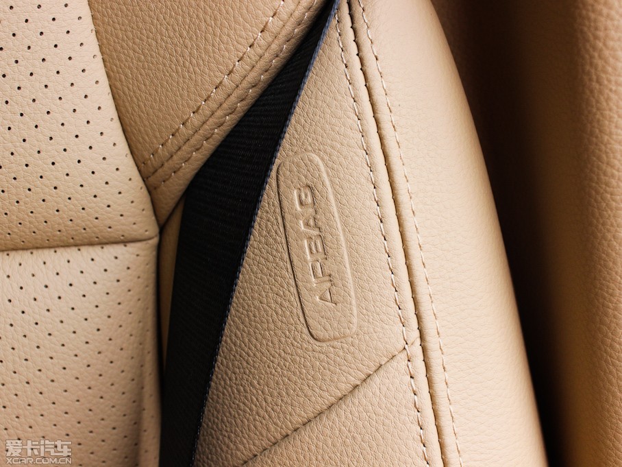 2013Panamera 4 Platinum Edition