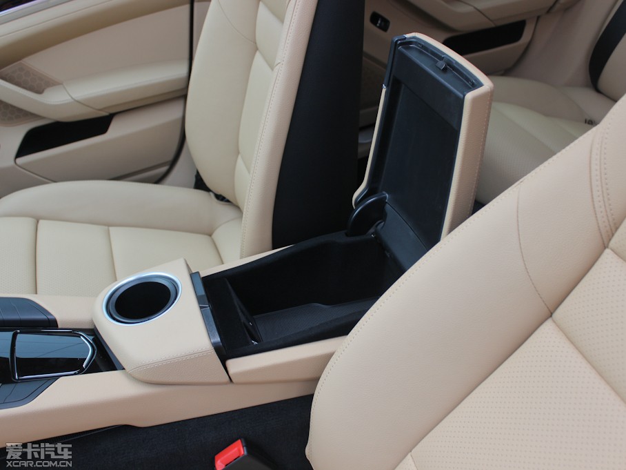 2013Panamera 4 Platinum Edition