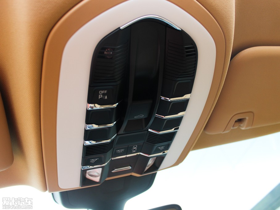 2013Panamera 4 Platinum Edition