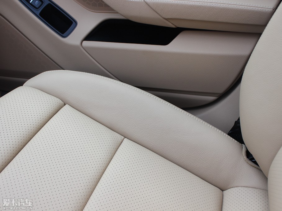 2013Panamera 4 Platinum Edition