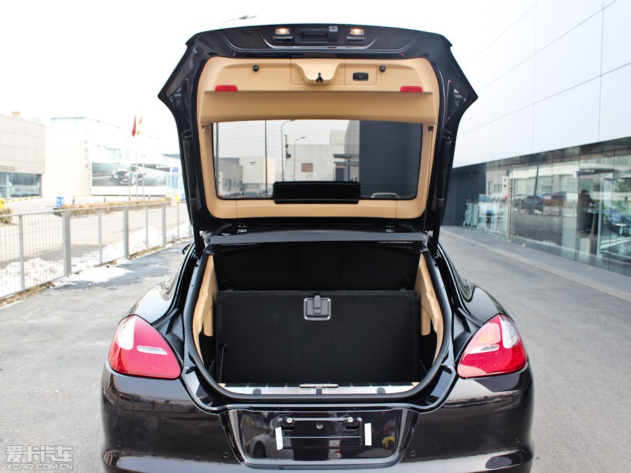 2013Panamera 4 Platinum Edition