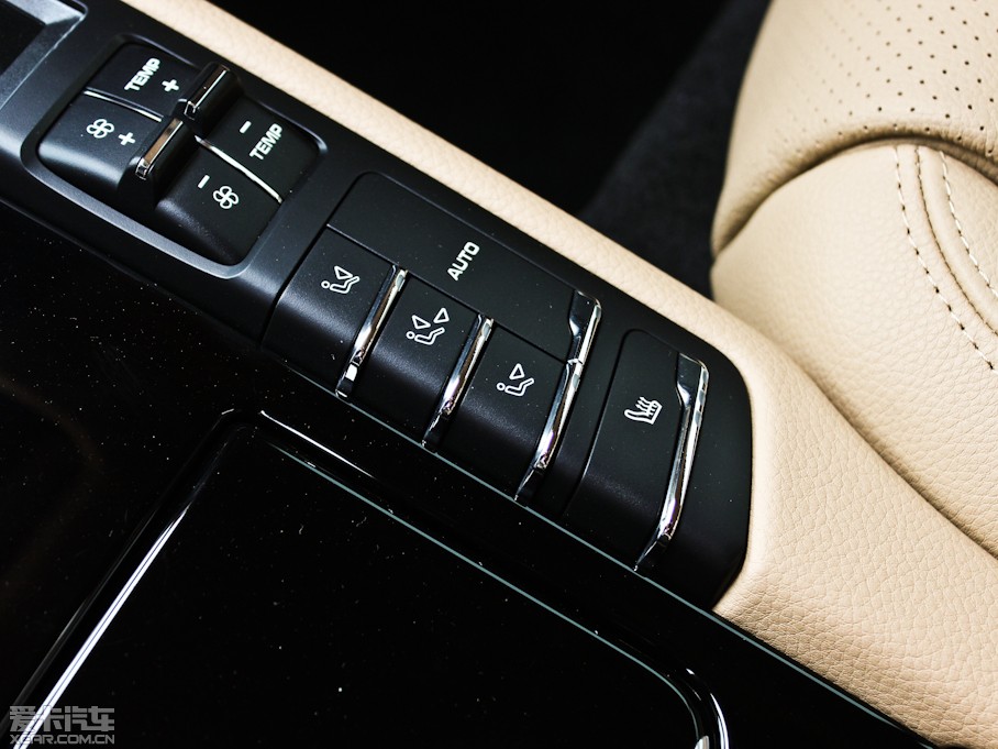 2013Panamera 4 Platinum Edition