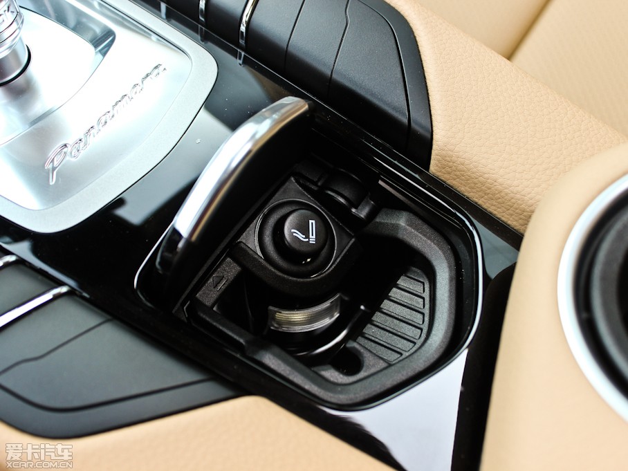 2013Panamera 4 Platinum Edition