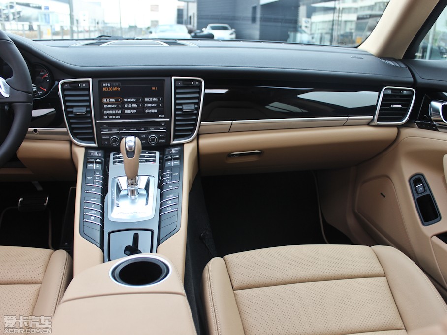 2013Panamera 4 Platinum Edition