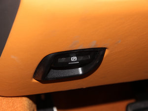 2013款2.7L 驻车制动器