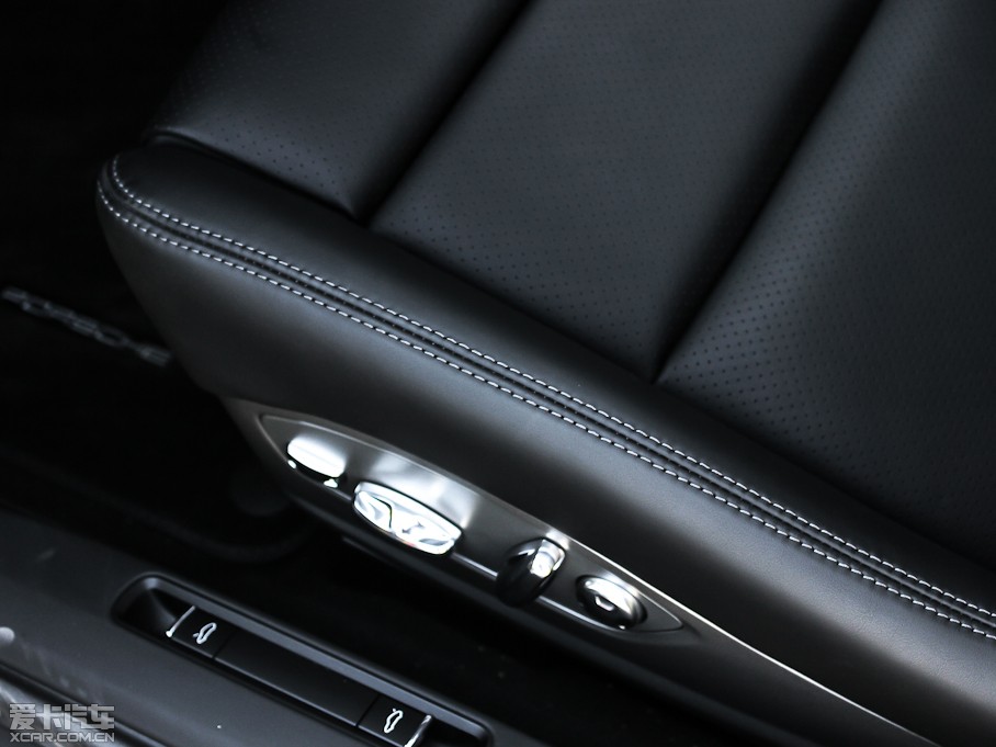 2013r911 Carrera 4