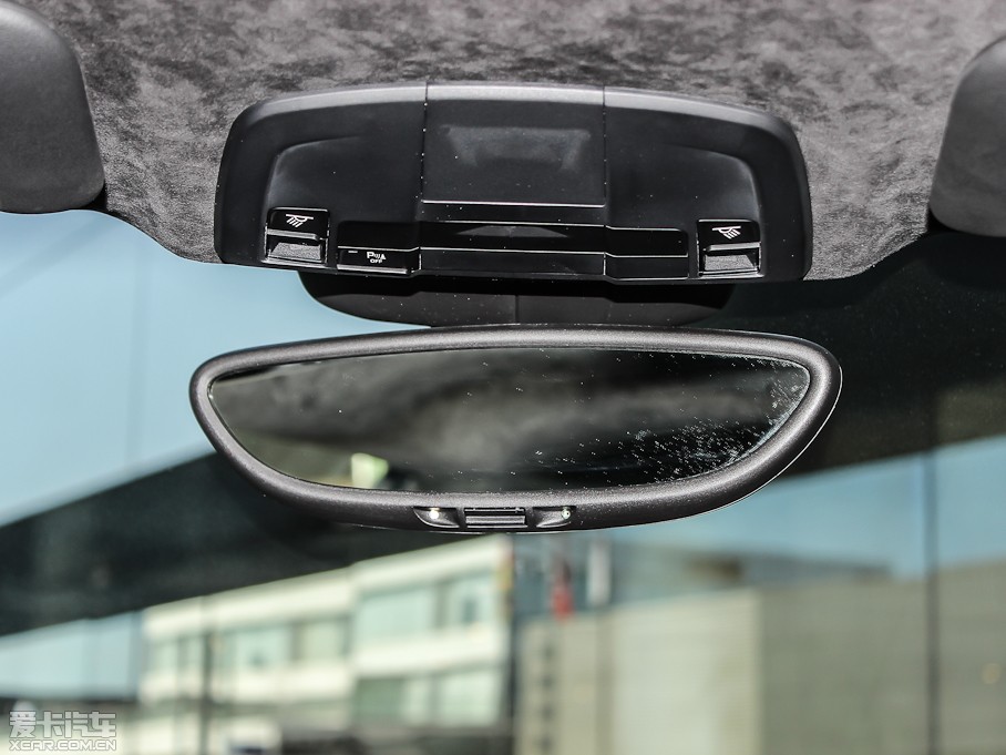 2013��r(sh��)��911 Carrera 4