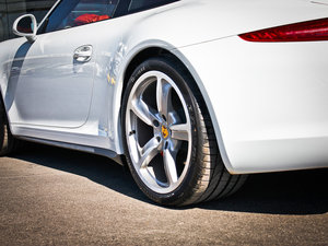 2013Carrera 4S ^
