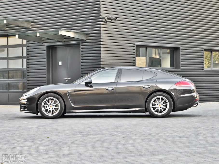 2014Panamera 4
