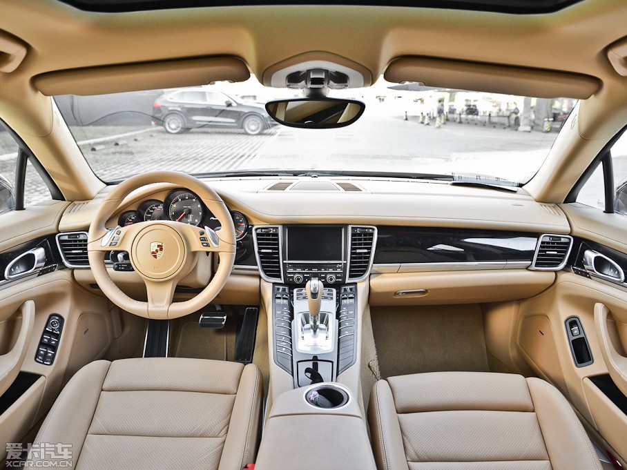 2014Panamera 4